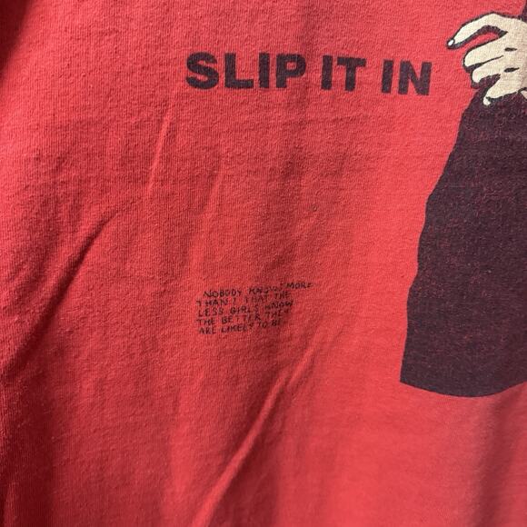 Vintage 2000s Black Flag Slip It In Raymond Pettibon T-Shirt XL Red Punk Rollins - Picture 3 of 6